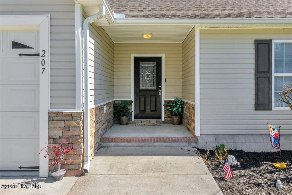 Photo of 207 Demetrius Court, Hubert, NC 28539 (MLS # 100610805)