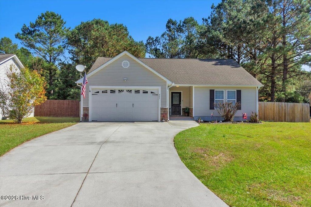 Photo of 207 Demetrius Court, Hubert, NC 28539 (MLS # 100610805)