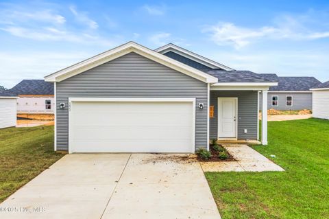 Photo of 628 S Squires Run Lane, Richlands, NC 28574 (MLS # 100546413)