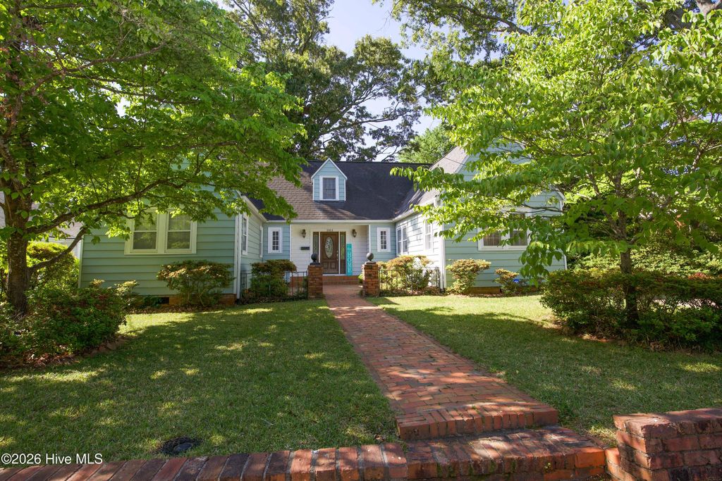 Photo of 1011 Brook Street, Fayetteville, NC 28305 (MLS # 100569511)