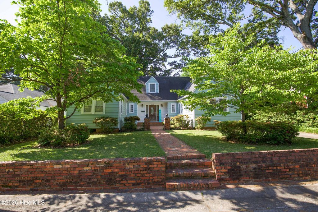 Photo of 1011 Brook Street, Fayetteville, NC 28305 (MLS # 100569511)