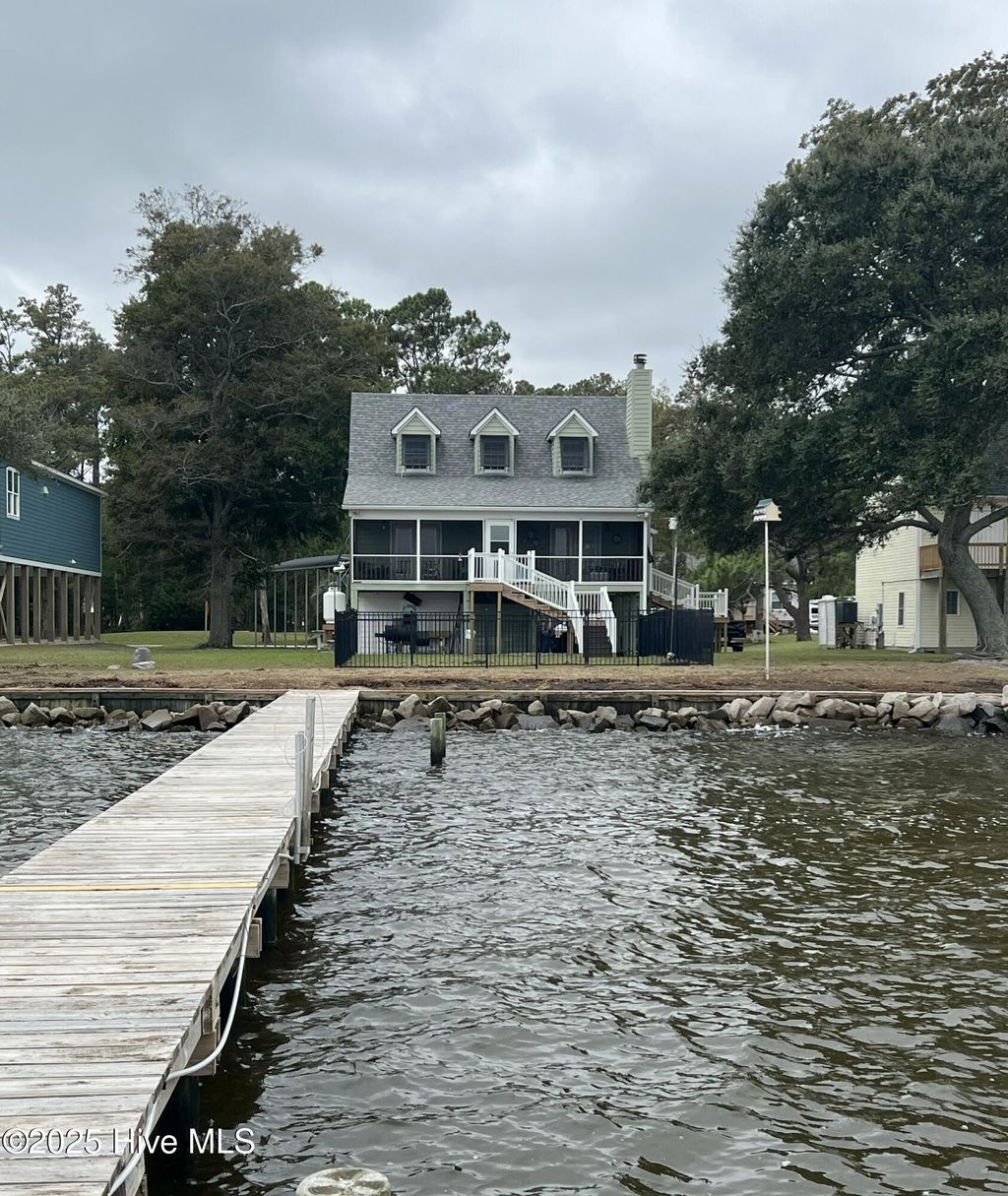 Photo of 157 S River Drive, Beaufort, NC 28516 (MLS # 100536727)