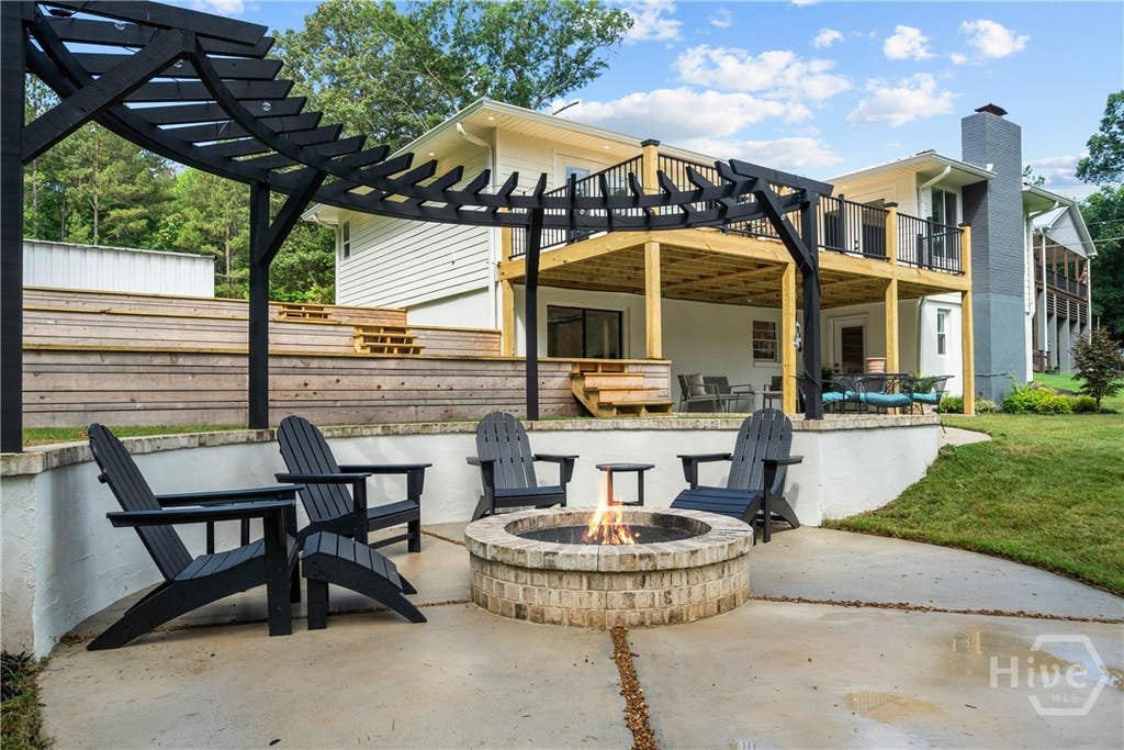 Photo of 231 Thomas Drive DR, Eatonton, GA 31024 (MLS # CL358636)