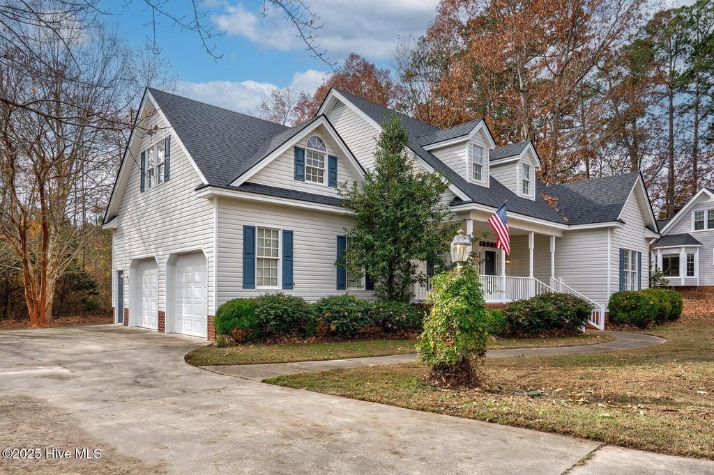 Photo of 304 Woodfield Drive, Nashville, NC 27856 (MLS # 100543642)