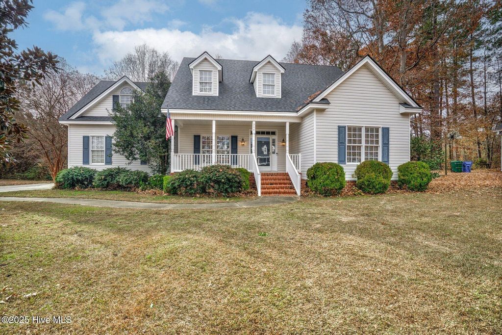 Photo of 304 Woodfield Drive, Nashville, NC 27856 (MLS # 100543642)