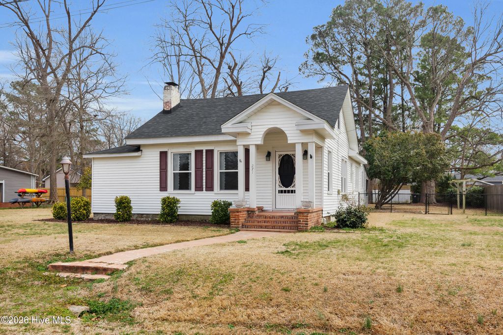 Photo of 271 Farmlife Avenue, Vanceboro, NC 28586 (MLS # 100557001)