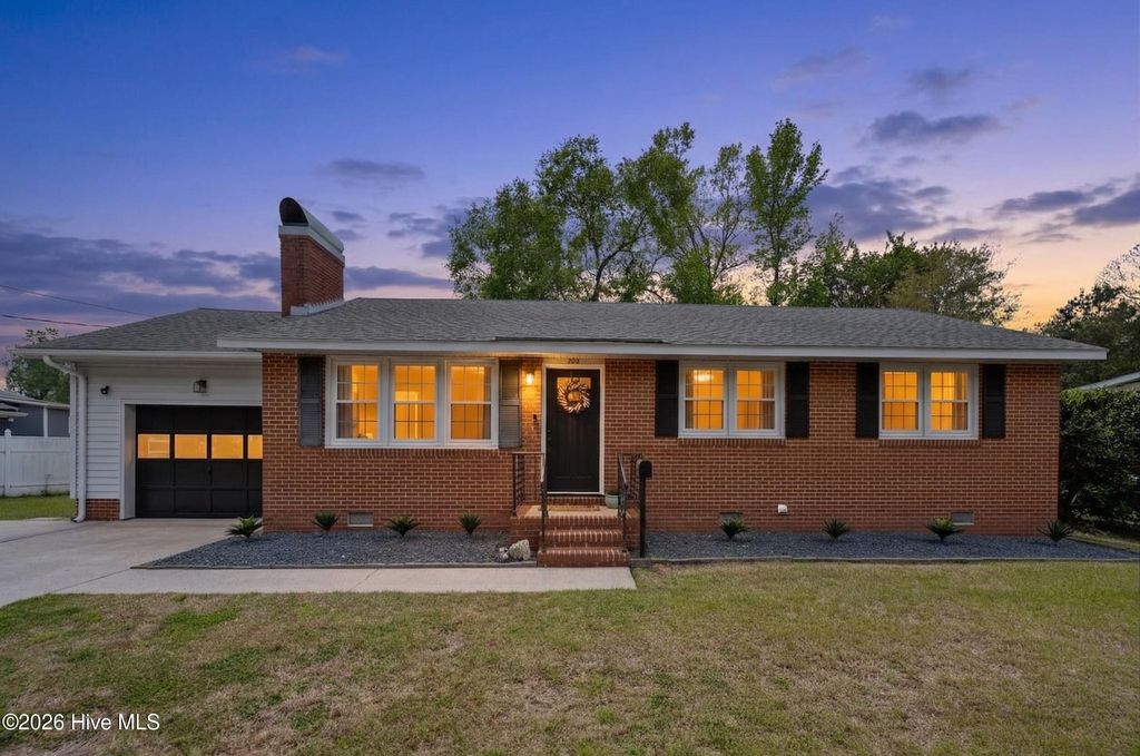 Photo of 703 Christine Avenue, Jacksonville, NC 28540 (MLS # 100567553)