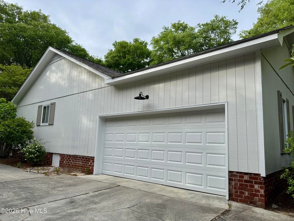 Photo of 8413 Bald Eagle Lane, Wilmington, NC 28411 (MLS # 100571306)