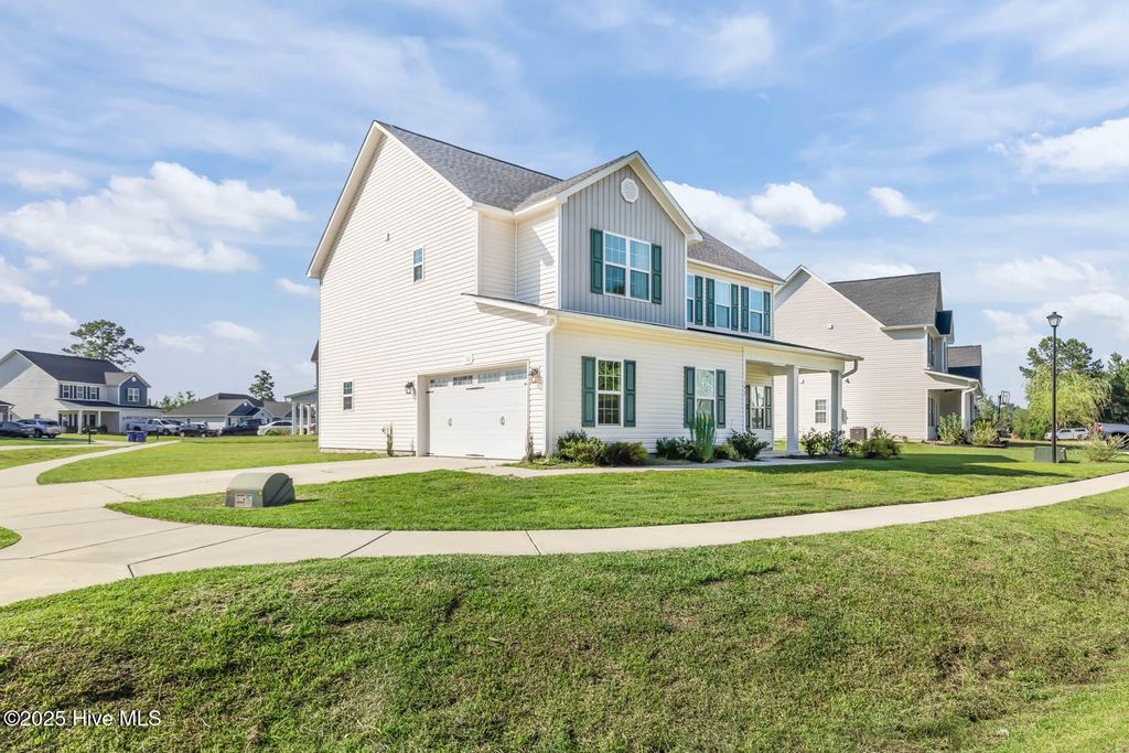 Photo of 182 Moonstone Court, Jacksonville, NC 28546 (MLS # 100520139)