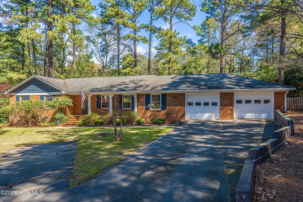 Photo of 204 Haldane Drive, Southern Pines, NC 28387 (MLS # 100561738)