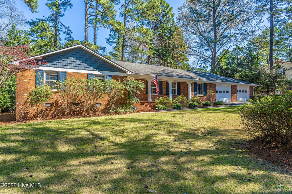 Photo of 204 Haldane Drive, Southern Pines, NC 28387 (MLS # 100561738)