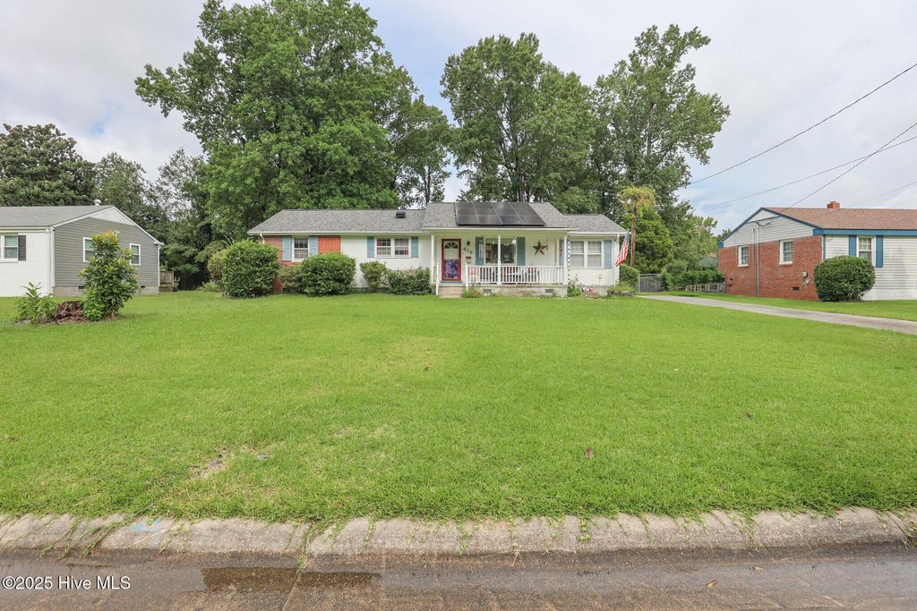 Photo of 419 Seminole Trail, Jacksonville, NC 28540 (MLS # 100526161)