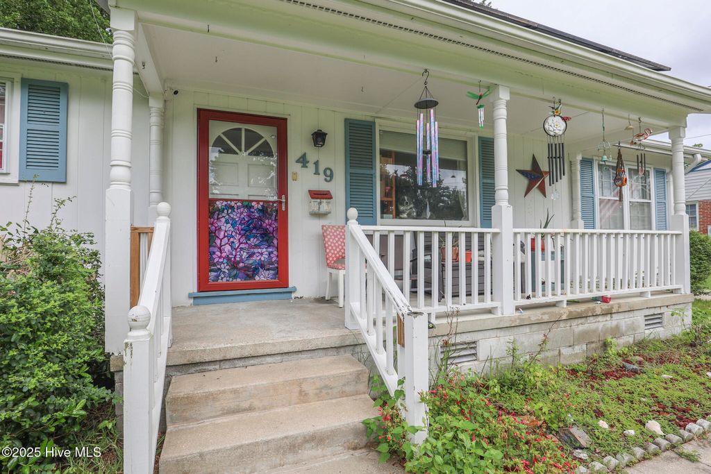 Photo of 419 Seminole Trail, Jacksonville, NC 28540 (MLS # 100526161)