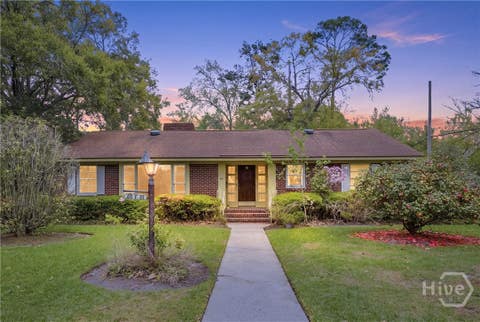 Homes For Sale - 48 E 61st Street<br/> Savannah, GA 31405