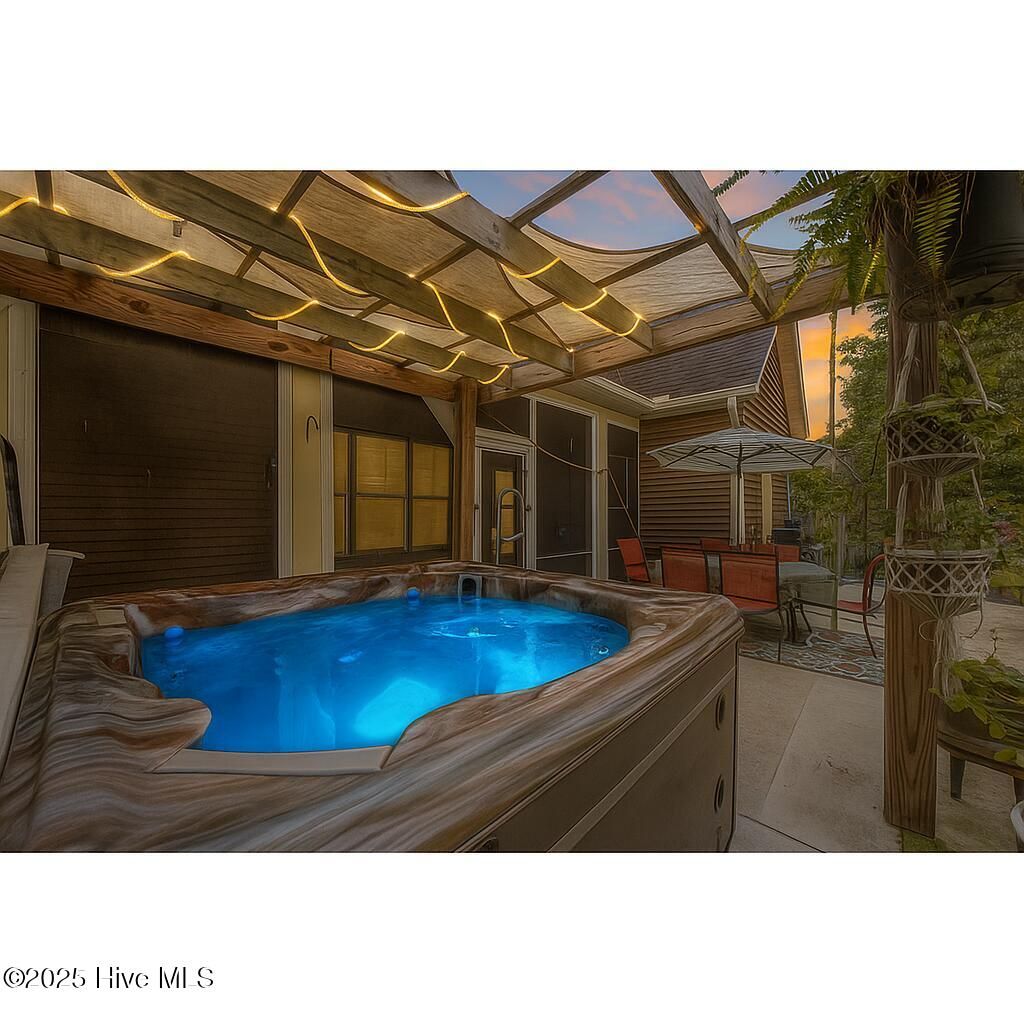 Photo of 605 Fosse Way, Jacksonville, NC 28546 (MLS # 100535491)