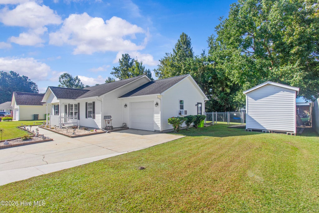 Photo of 120 Eagle Trail, New Bern, NC 28562 (MLS # 100609370)