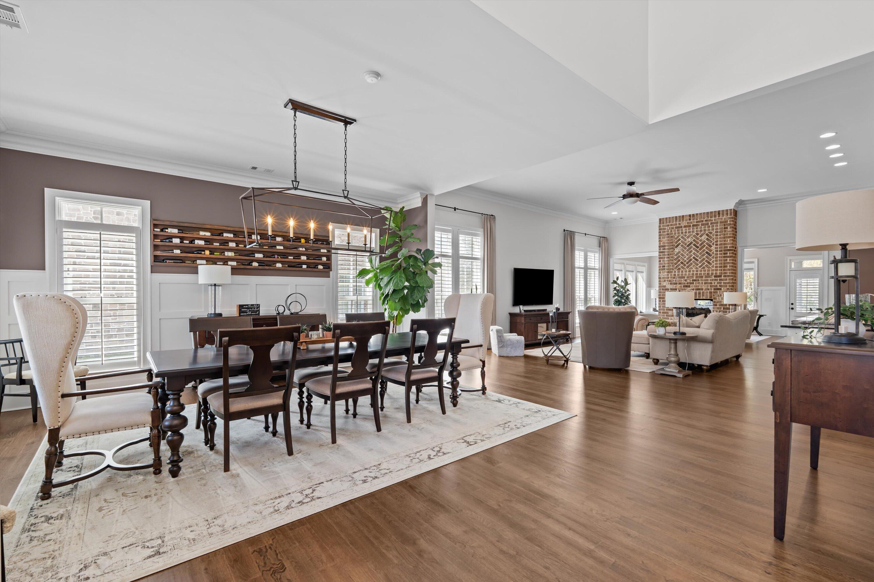 3047 Leaning Oak Way