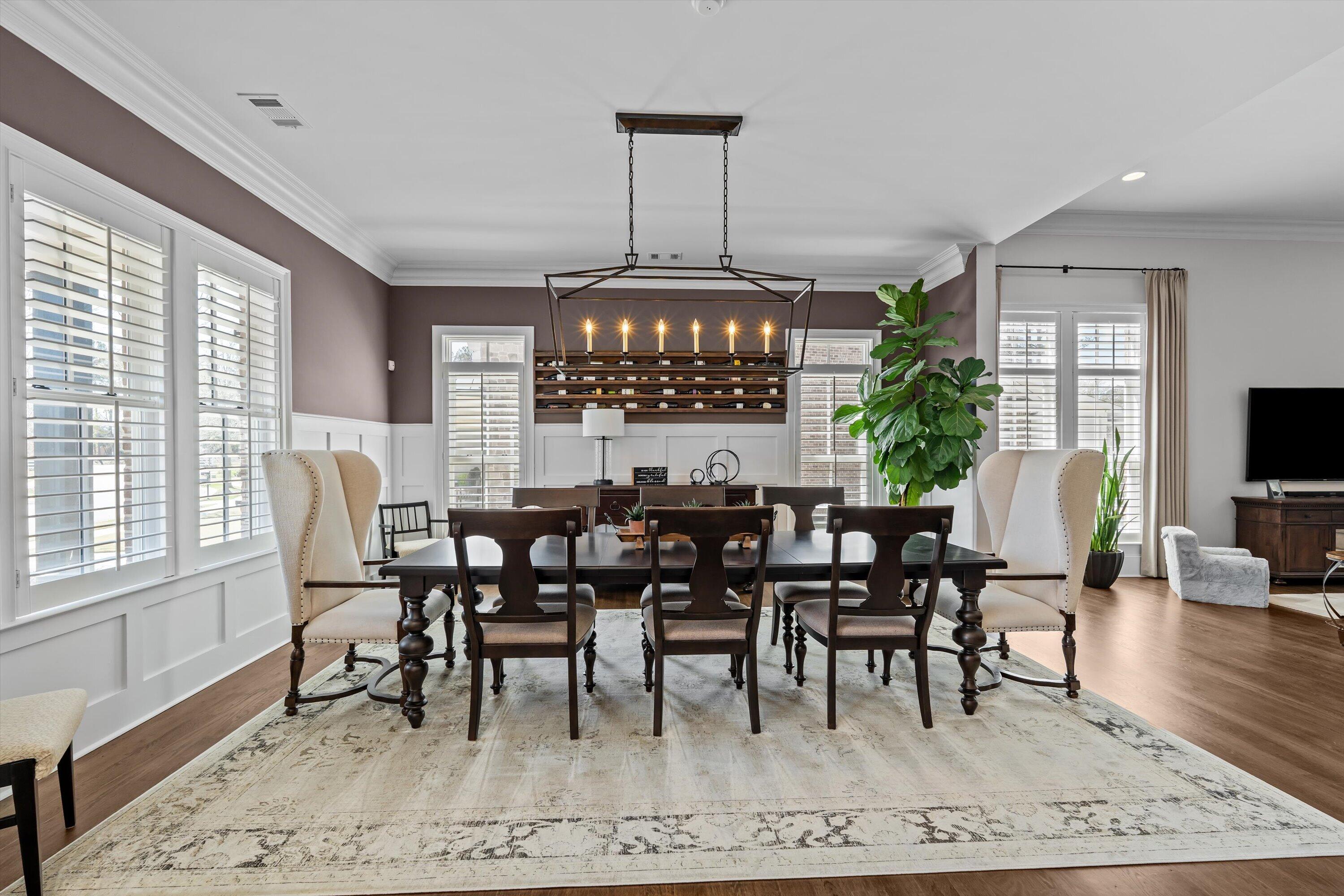 3047 Leaning Oak Way