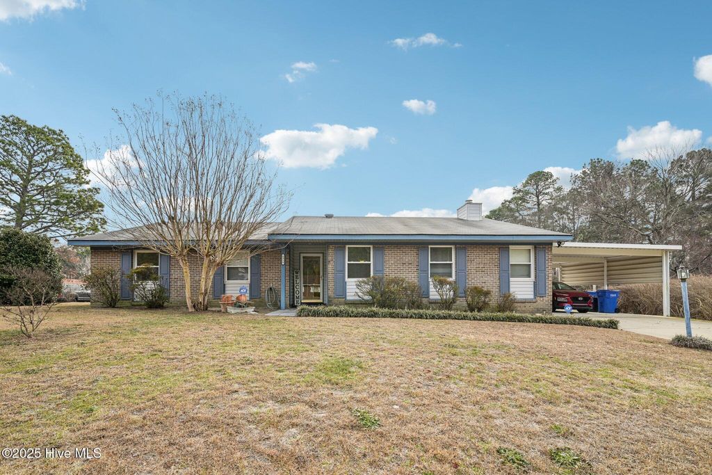 Photo of 6958 Timbercroft Lane, Fayetteville, NC 28314 (MLS # 100546205)