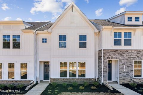 Townhouse For Sale - 1421 Goldsboro Avenue<br/> Sanford, NC 27330