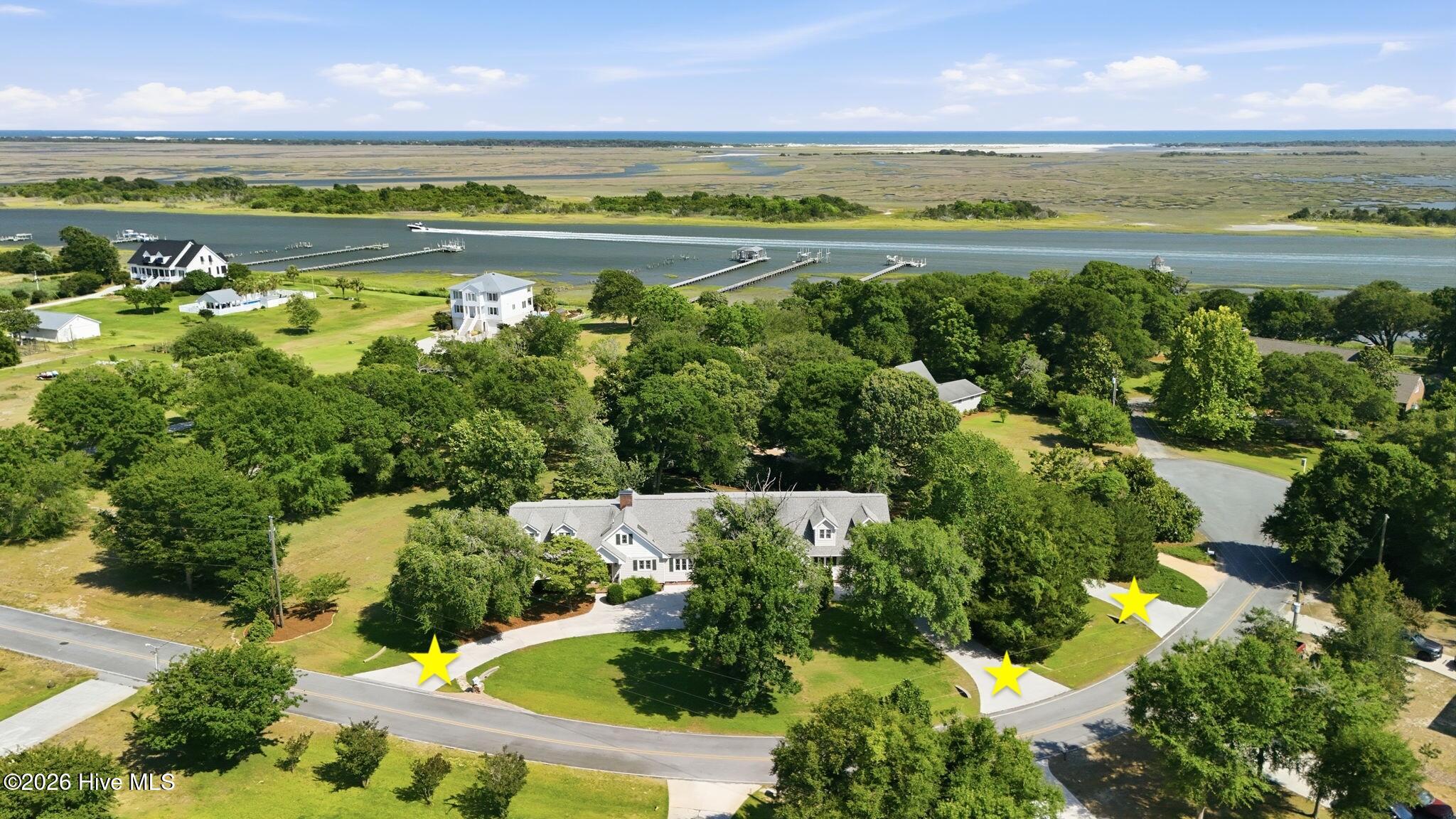 121 Harbour Drive