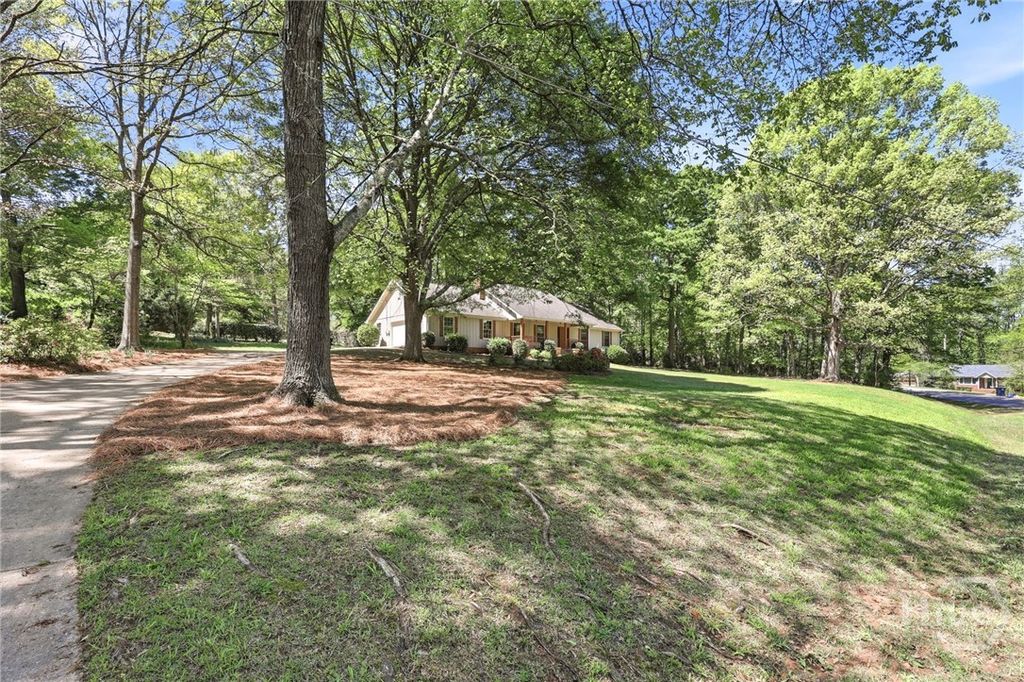 Photo of 1600 Robinhood Road, Watkinsville, GA 30677 (MLS # CL353609)