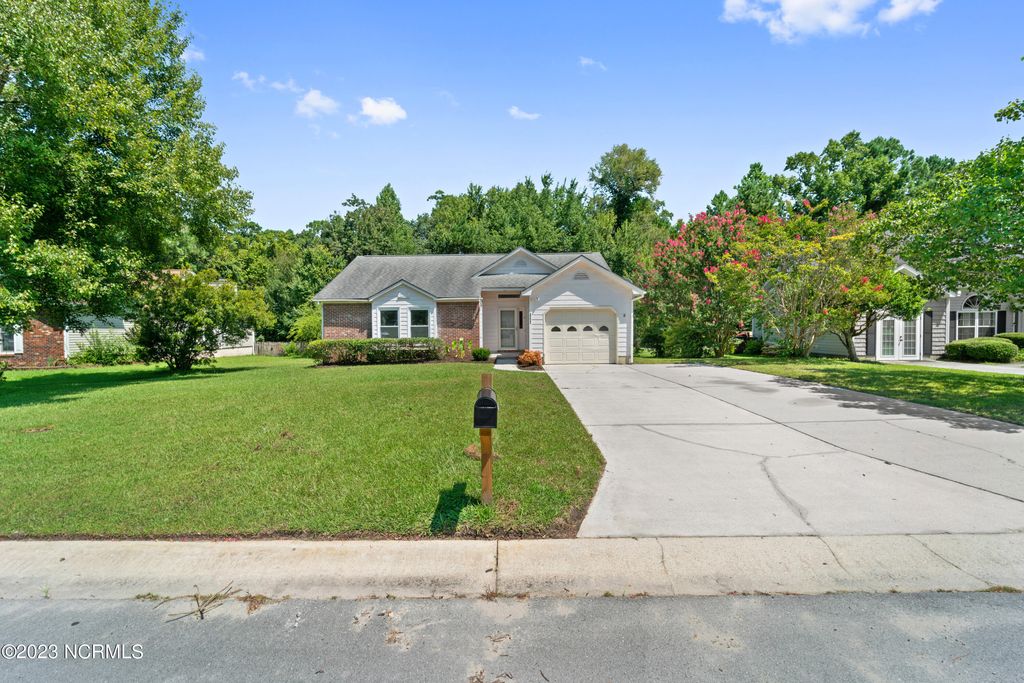 Photo of 2666 Idlebrook Circle, Midway Park, NC 28544 (MLS # 100563741)