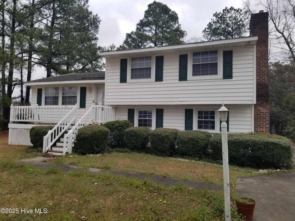 Photo of 2105 Tucker Road, Winterville, NC 28590 (MLS # 100499335)