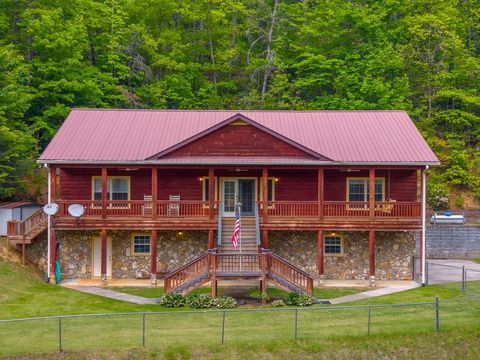 Homes For Sale - 155 Mountain Laurel Road<br/> Graham County, Robbinsville, NC 28771