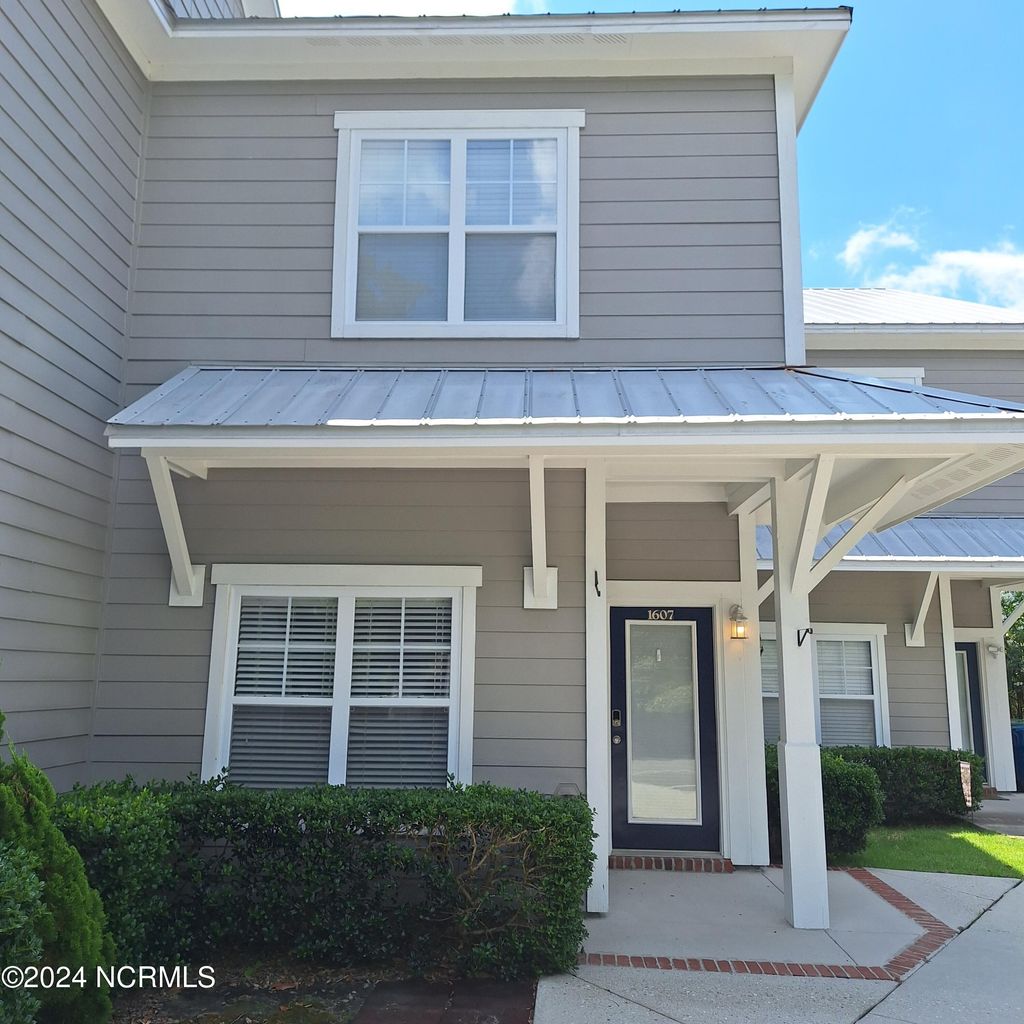 Photo of 1607 Shoreline Place, Wilmington, NC 28403 (MLS # 100554858)