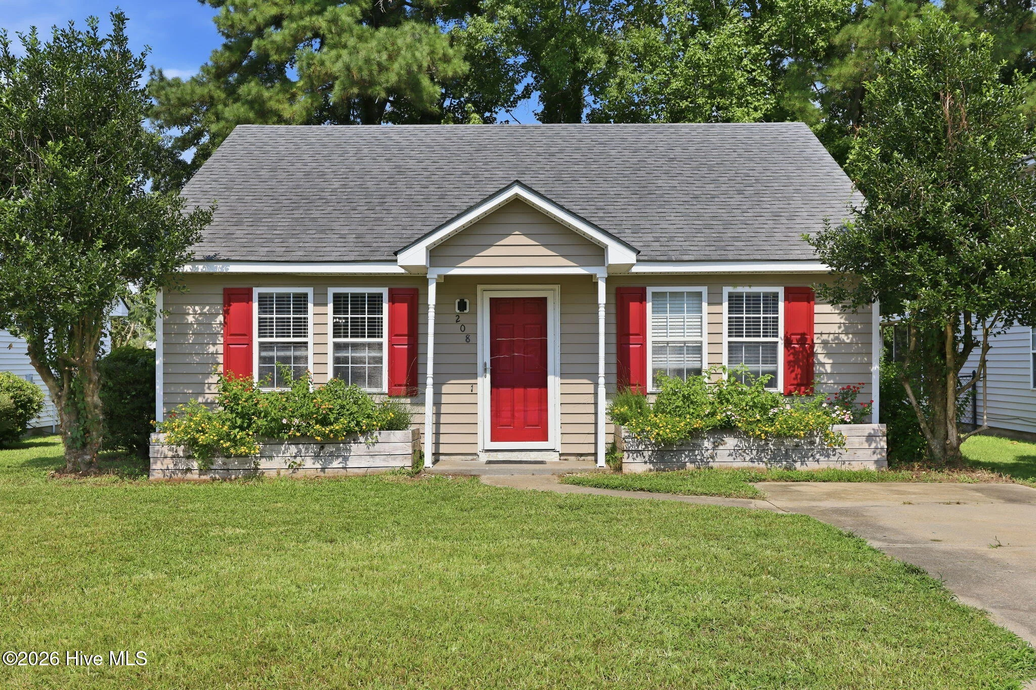 208 Old Oak Road