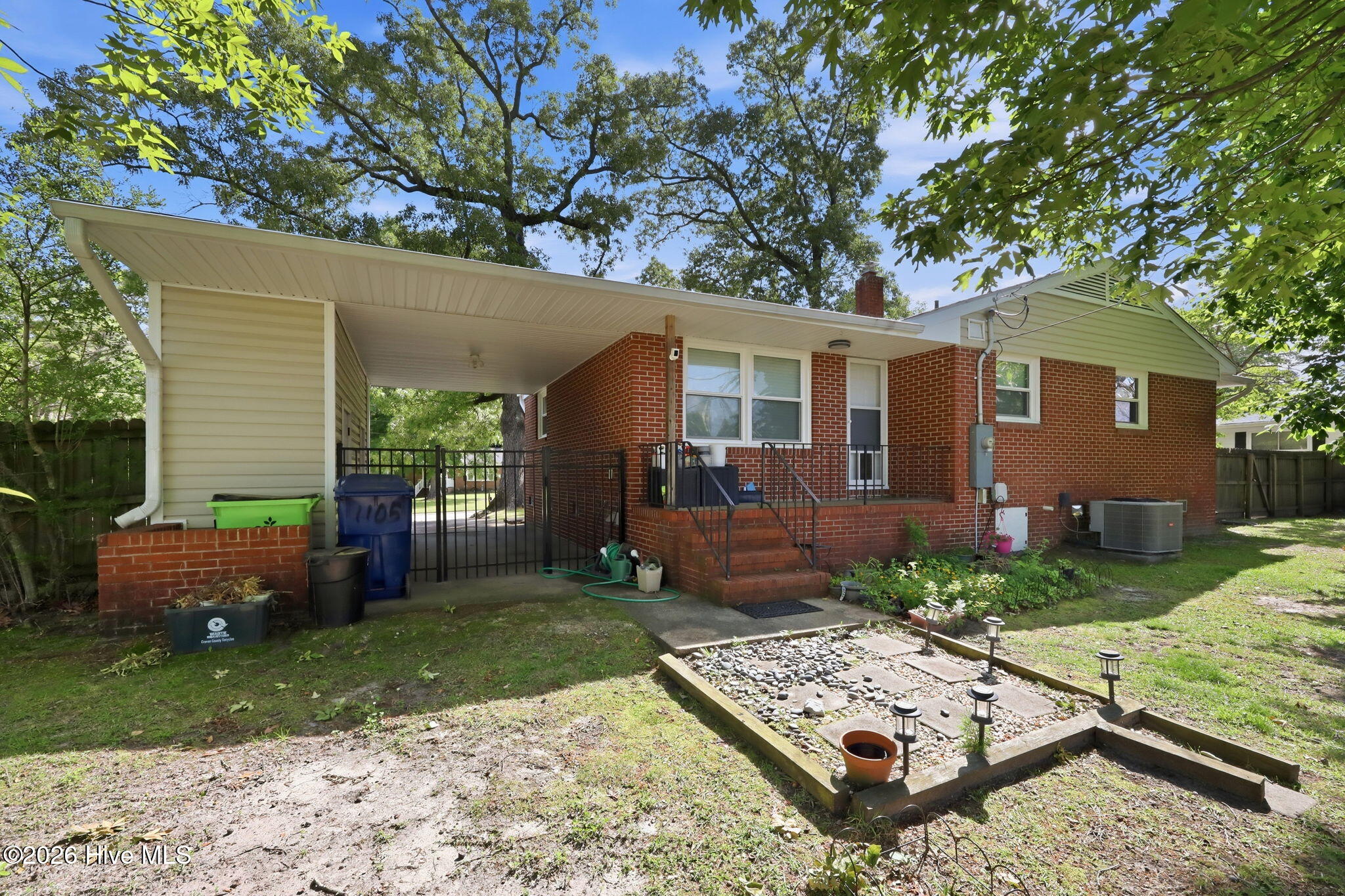 100 E Sherwood Drive