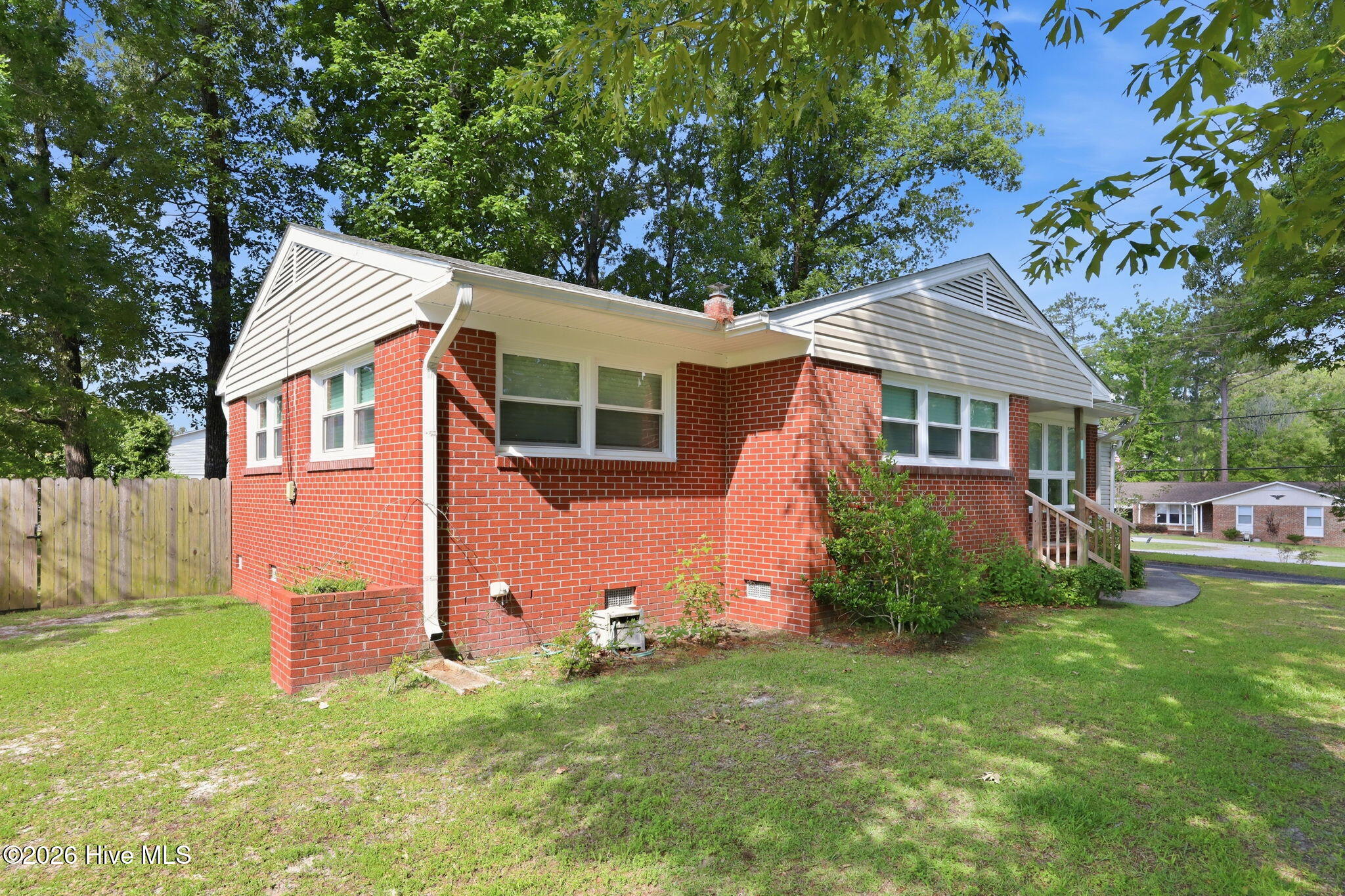 100 E Sherwood Drive