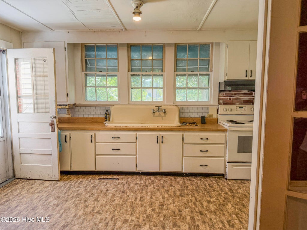Photo of 602 E Gertrude Street, Fairmont, NC 28340 (MLS # 100597147)