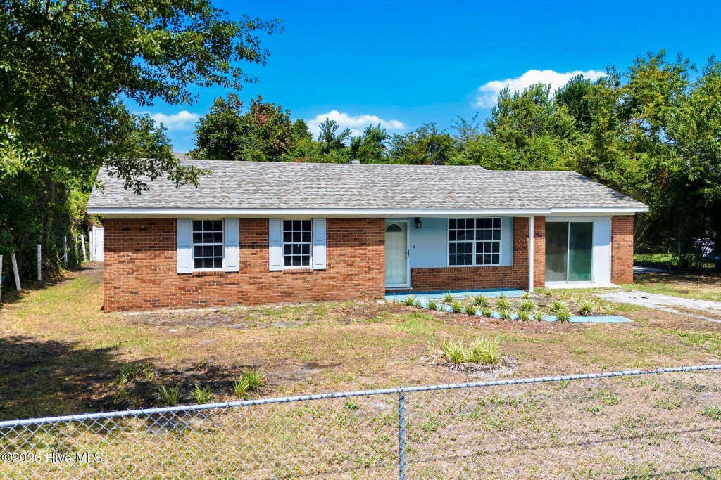 Photo of 4755 Oakview Drive SE, Southport, NC 28461 (MLS # 100595883)