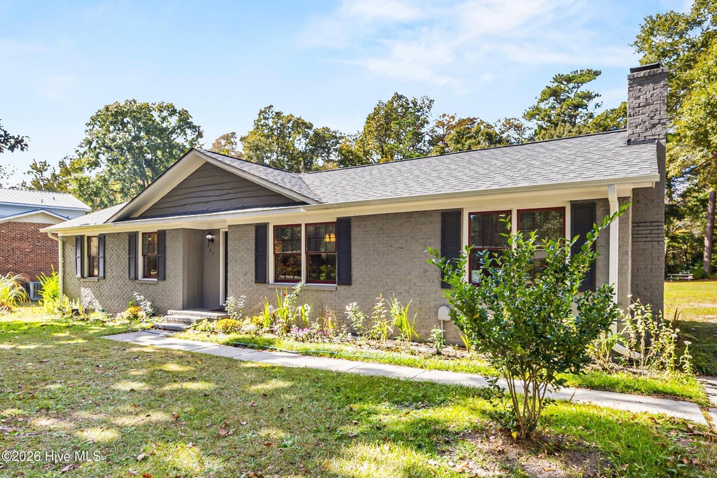 Photo of 307 Deerfield Road, Castle Hayne, NC 28429 (MLS # 100613446)