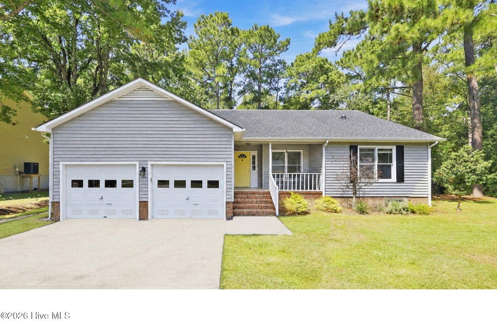 Photo of 1122 Barkentine Drive, New Bern, NC 28560 (MLS # 100604775)