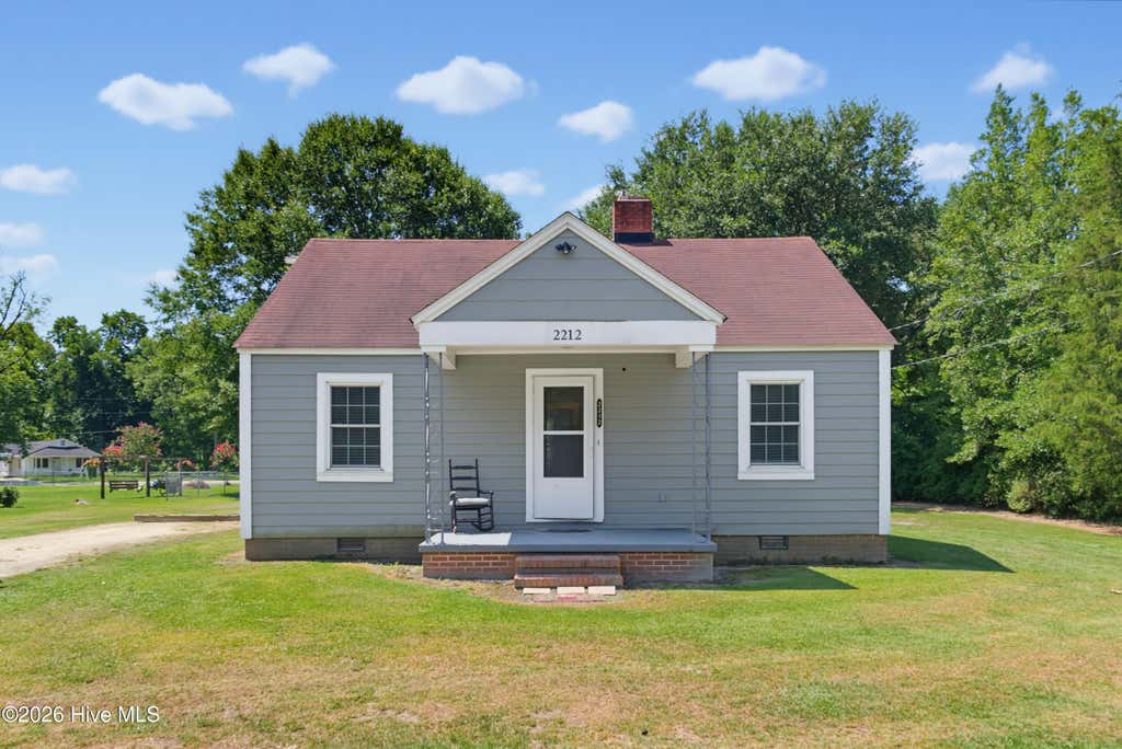 Photo of 2212 E 7th Street, Lumberton, NC 28358 (MLS # 100587478)