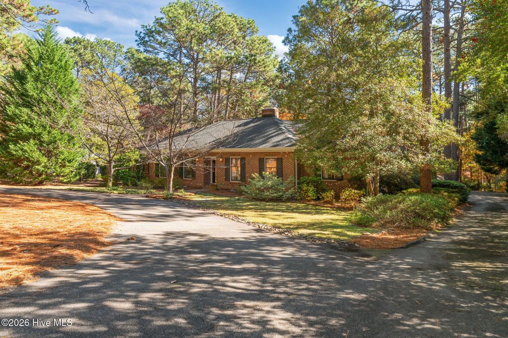 Photo of 265 Fairway Drive, Southern Pines, NC 28387 (MLS # 100555344)