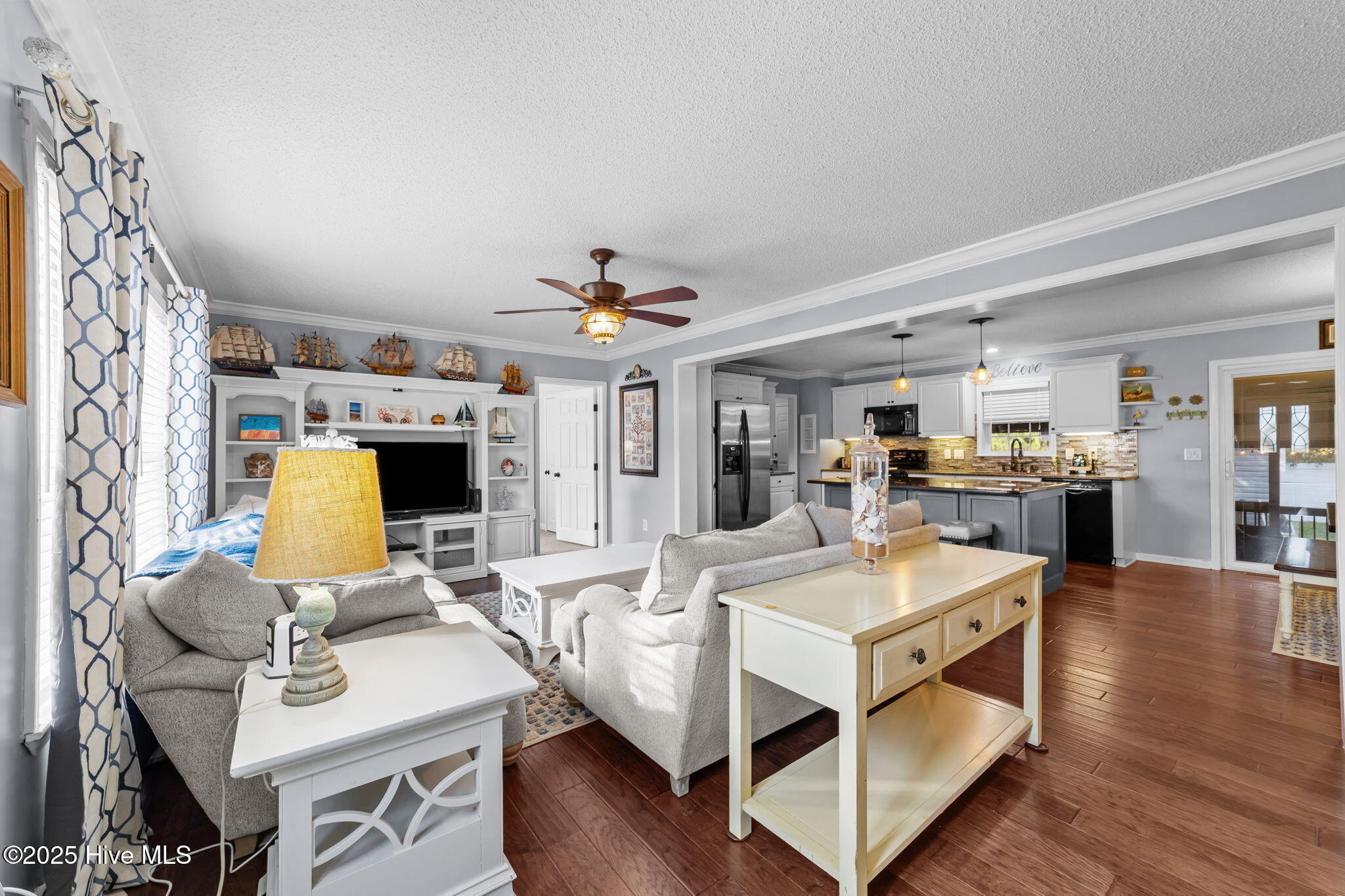 5042 Lakewood Drive SW