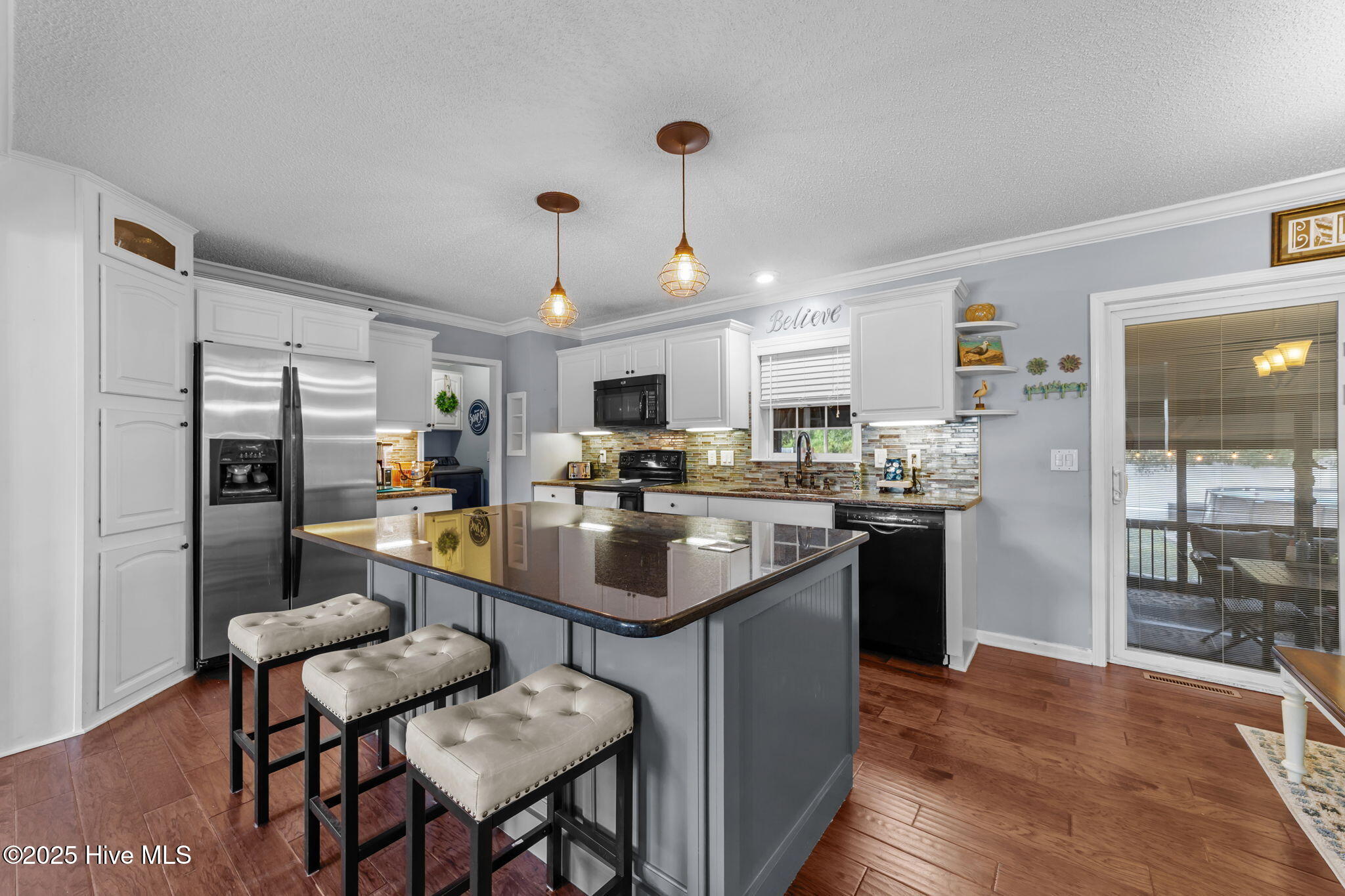 5042 Lakewood Drive SW