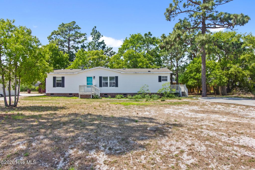 Photo of 309 N Winchester Lane, Hubert, NC 28539 (MLS # 100572191)