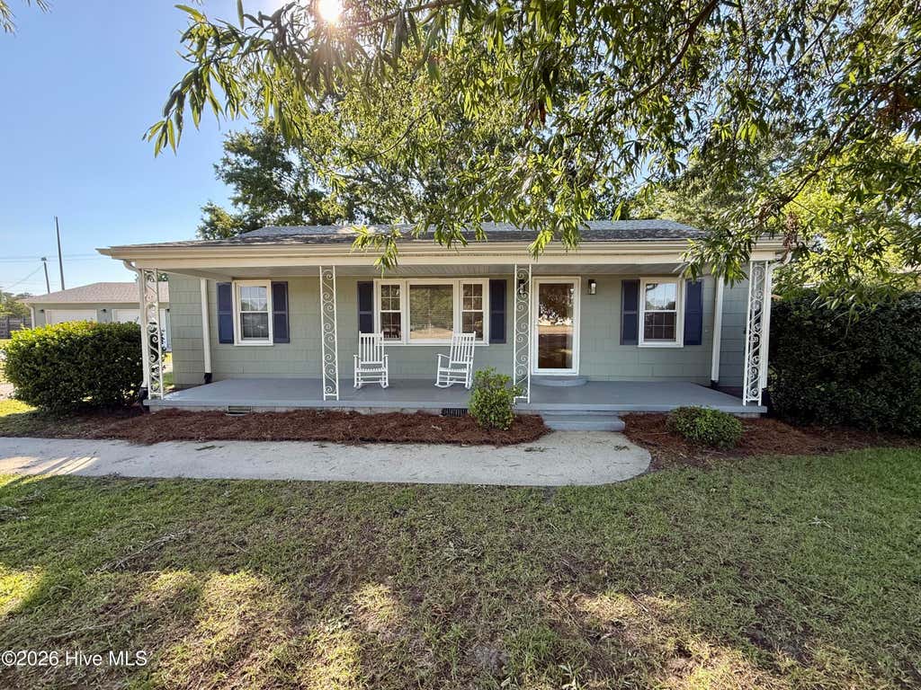 Photo of 161 Walhurst Avenue, Chocowinity, NC 27817 (MLS # 100579612)