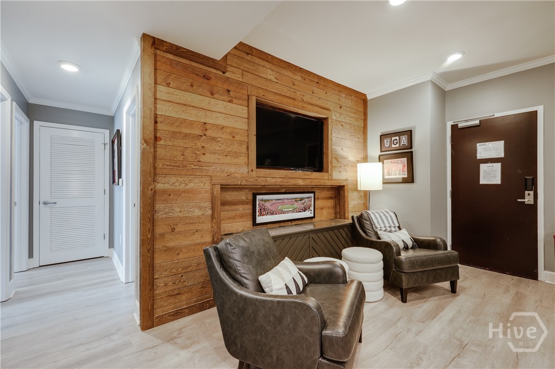 250 W Broad Street 801