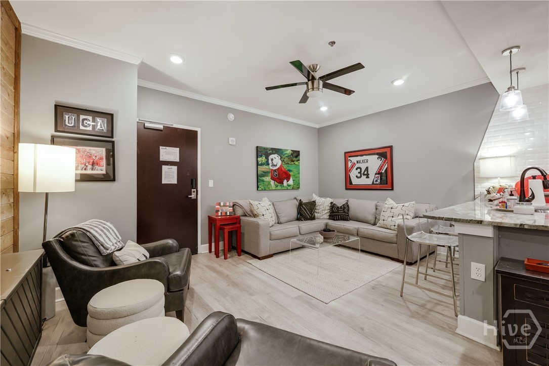 250 W Broad Street 801