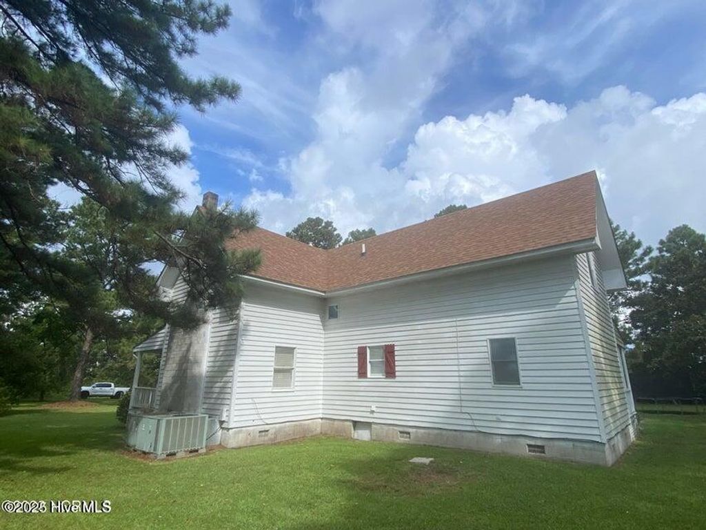 Photo of 166 Lake Road, Beaufort, NC 28516 (MLS # 100546845)