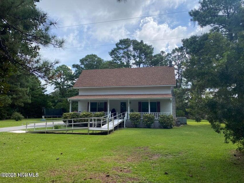 Photo of 166 Lake Road, Beaufort, NC 28516 (MLS # 100546845)