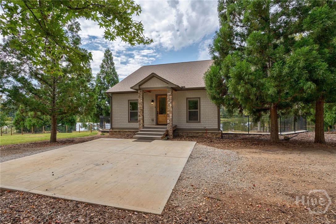 1364 Old Bishop Road