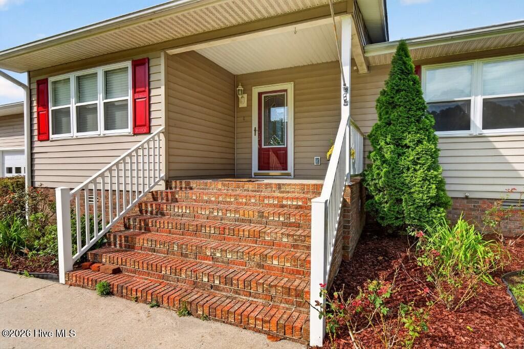 Photo of 715 Oakdale Avenue, New Bern, NC 28562 (MLS # 100578204)