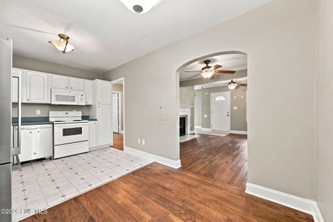 Tiny photo for 32 E Bayshore Boulevard, Jacksonville, NC 28540 (MLS # 100597942)